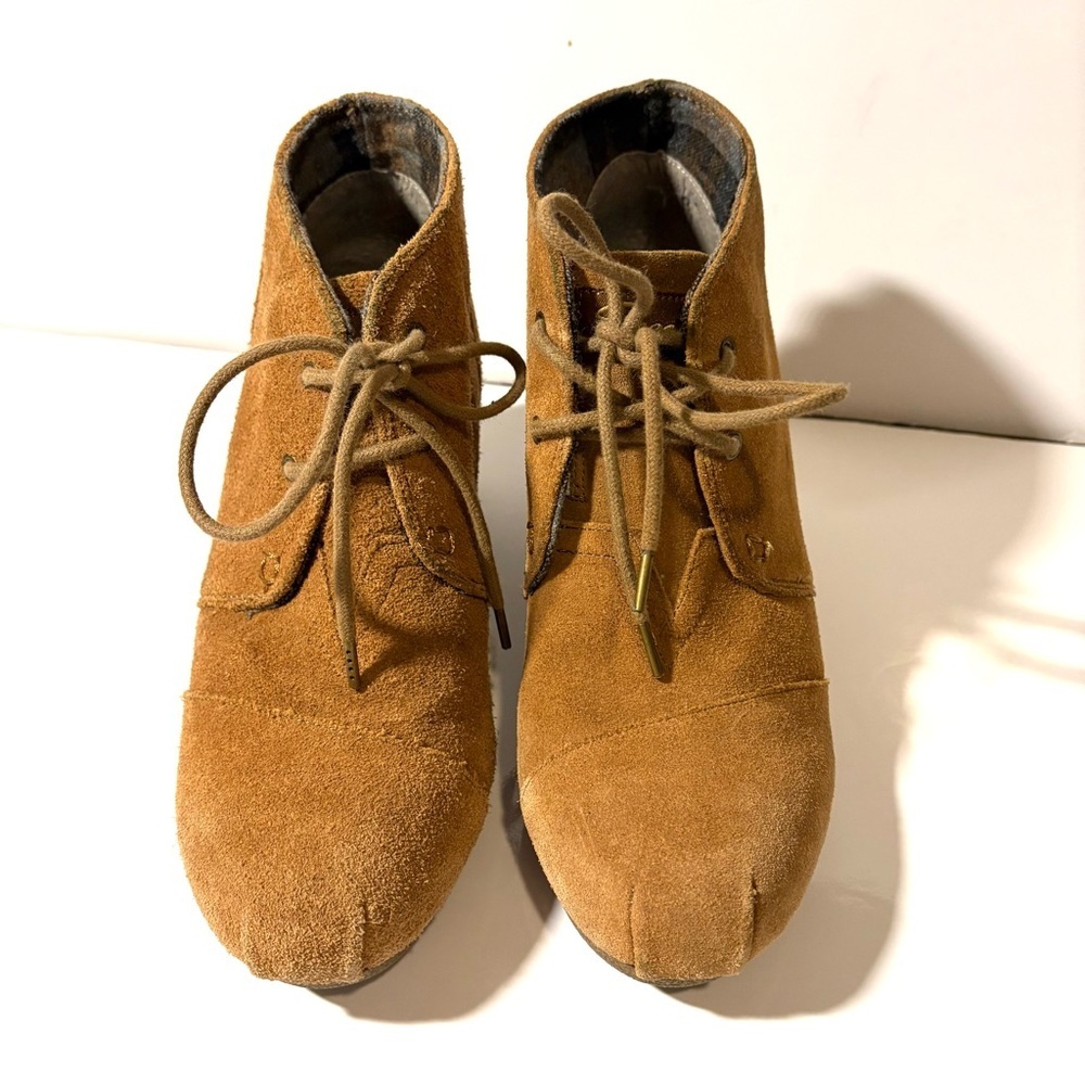 Sketchers Tan Suede Wedge Ankle Boots, women’s Sz 8. - Picture 4 of 10